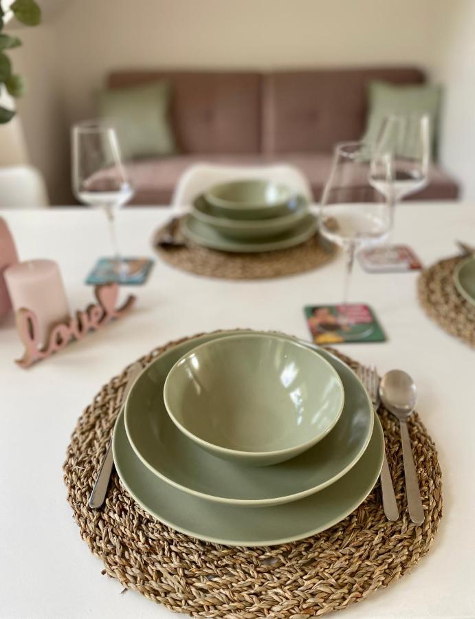 Sunny Oak Estate Apartment Menges ภายนอก รูปภาพ